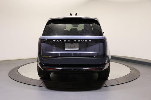 Varesine Blue Metallic 2026 Land Rover Range Rover P400 SE