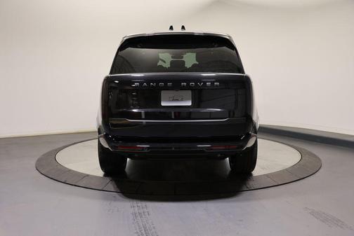 2026 Land Rover Range Rover P400 SE 7 Seat