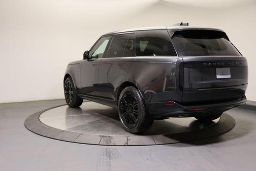 2026 Land Rover Range Rover P400 SE