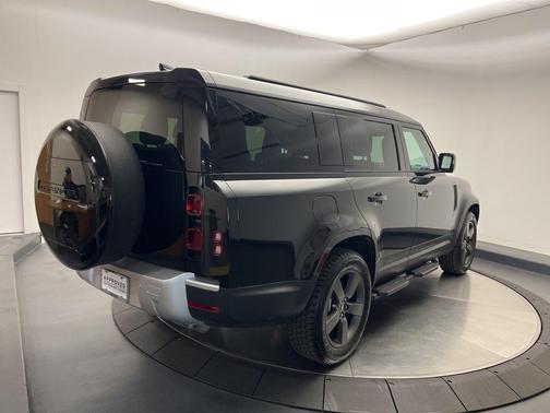 2025 Land Rover Defender 130 P300 S