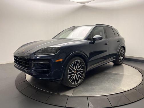 2025 Porsche Cayenne GTS