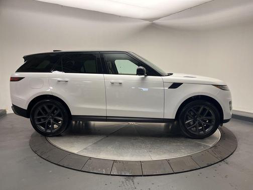 2024 Land Rover Range Rover Sport SE