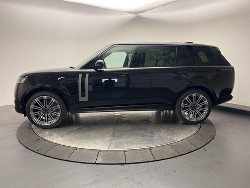 2026 Land Rover Range Rover SE