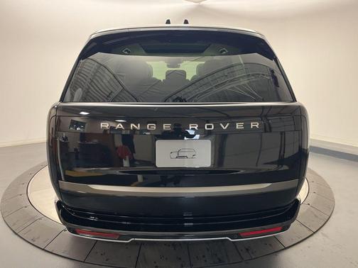 2026 Land Rover Range Rover SE