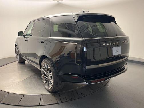 2026 Land Rover Range Rover SE