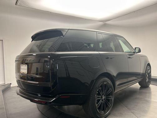 2025 Land Rover Range Rover P530 SE