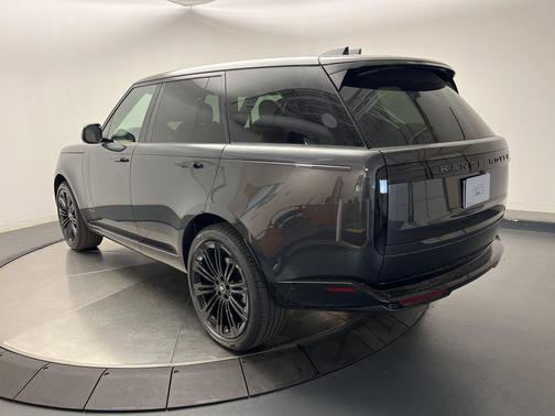 2025 Land Rover Range Rover P400 SE
