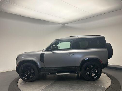 2022 Land Rover Defender 90 X-Dynamic HSE