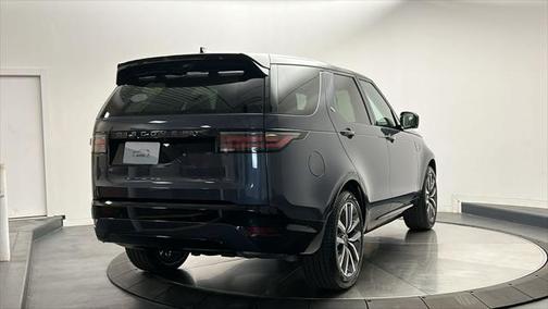 2025 Land Rover Discovery P360 Dynamic SE