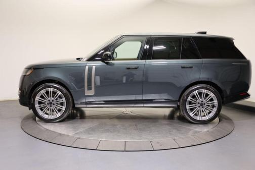 Belgravia Green Metallic 2026 Land Rover Range Rover P400 SE