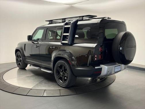 2023 Land Rover Defender 130 SE