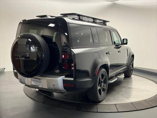 2023 Land Rover Defender 130 SE