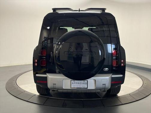 2023 Land Rover Defender 130 SE