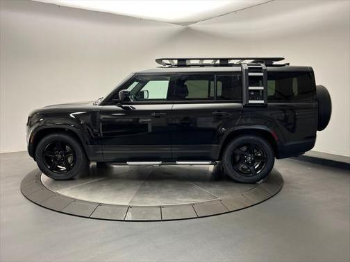 2023 Land Rover Defender 130 SE