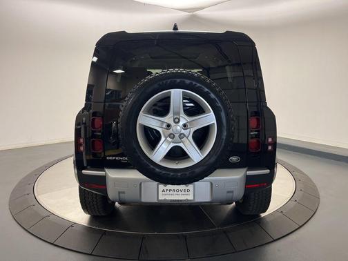 2020 Land Rover Defender 110 SE