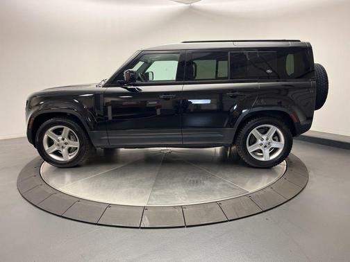 2020 Land Rover Defender 110 SE