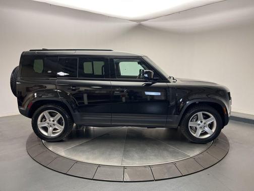 2020 Land Rover Defender 110 SE