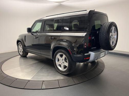 2020 Land Rover Defender 110 SE