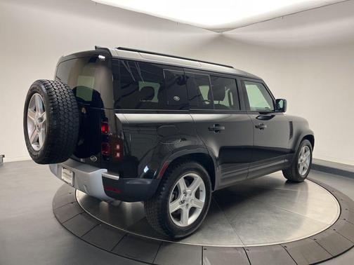 2020 Land Rover Defender 110 SE