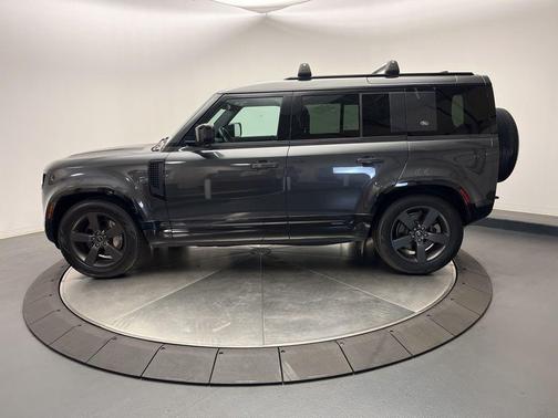 2023 Land Rover Defender 110 X-Dynamic SE