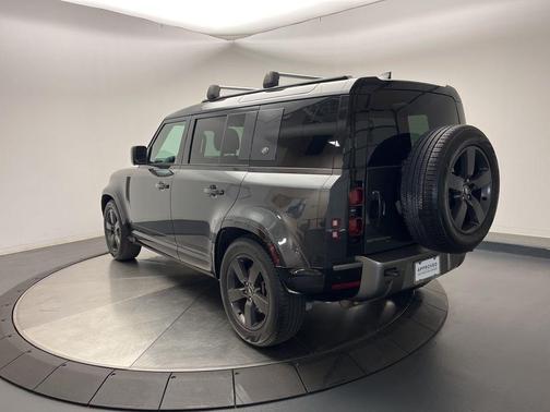2023 Land Rover Defender 110 X-Dynamic SE