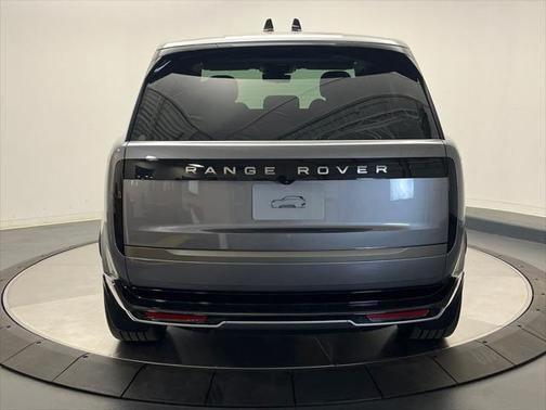 2025 Land Rover Range Rover P400 SE