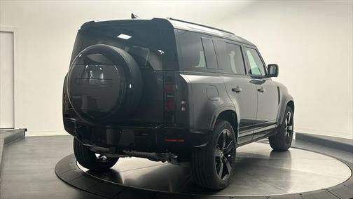 2025 Land Rover Defender 110 P400 X-Dynamic SE