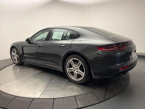 2018 Porsche Panamera 4