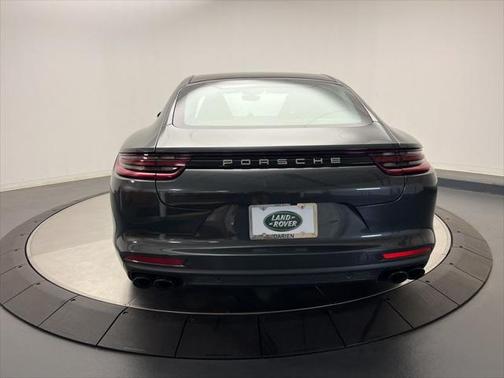 2018 Porsche Panamera 4