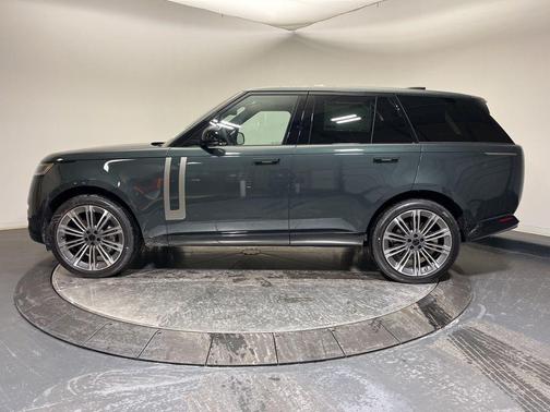 2026 Land Rover Range Rover P530 SE
