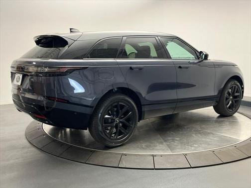 2026 Land Rover Range Rover Velar P250 SE R-Dynamic