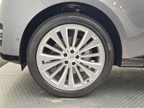 2025 Land Rover Range Rover P400 SE 7 Seat