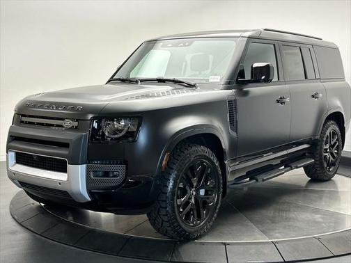 2024 Land Rover Defender 130 P400 Outbound
