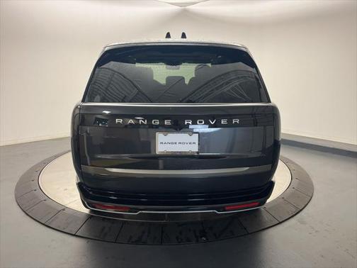 2025 Land Rover Range Rover P530 SE