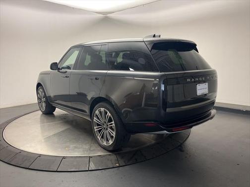 2025 Land Rover Range Rover P530 SE