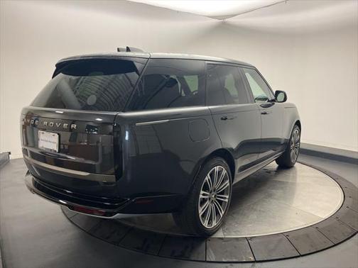 2025 Land Rover Range Rover P530 SE