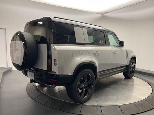 2026 Land Rover Defender P400 X-Dynamic SE