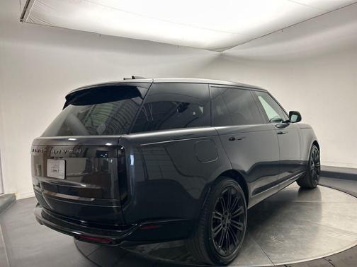 2026 Land Rover Range Rover P400 SE 7 Seat