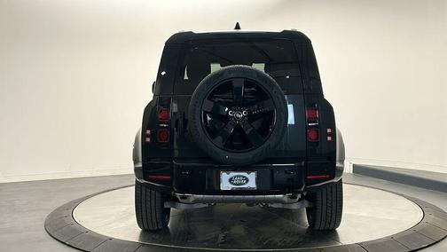 Santorini Black 2025 Land Rover Defender 90 P400 X-Dynamic SE