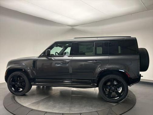 2025 Land Rover Defender 110 P400 X-Dynamic SE