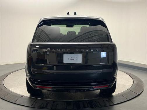 2025 Land Rover Range Rover P530 SE