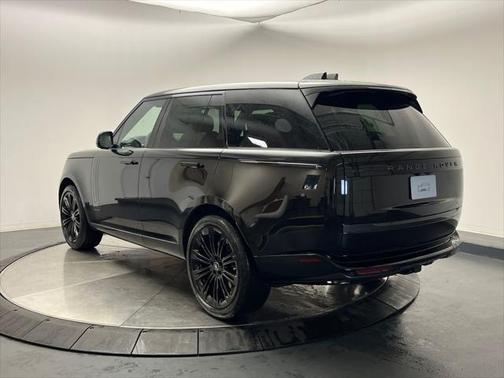 2025 Land Rover Range Rover P530 SE