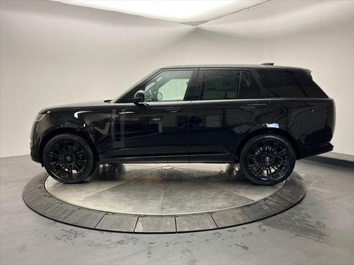 2025 Land Rover Range Rover P530 SE