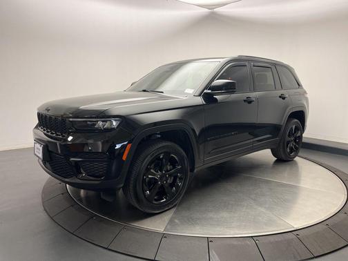 2022 Jeep Grand Cherokee Altitude