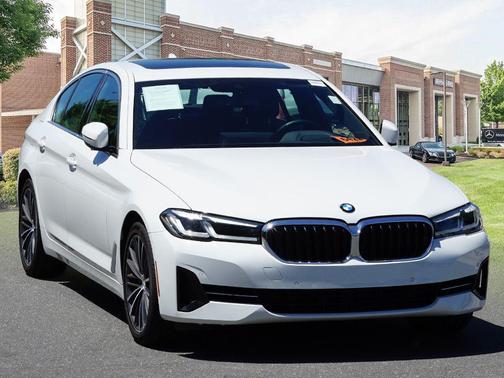 Alpine White 2023 BMW 540 i xDrive