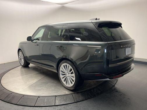 2025 Land Rover Range Rover P530 SE 7 Seat
