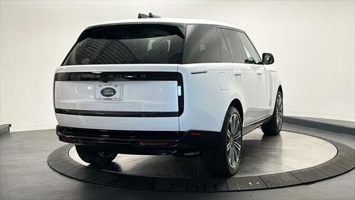 2025 Land Rover Range Rover P530 SE