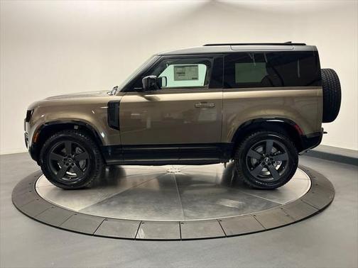2025 Land Rover Defender 90 P400 X-Dynamic SE
