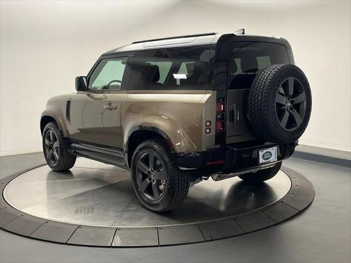 2025 Land Rover Defender 90 P400 X-Dynamic SE