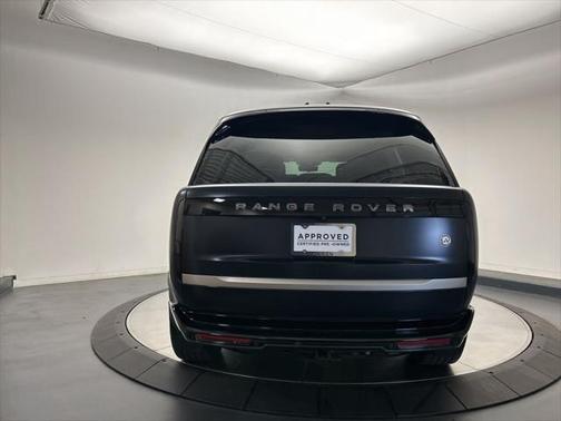 2024 Land Rover Range Rover P615 SV